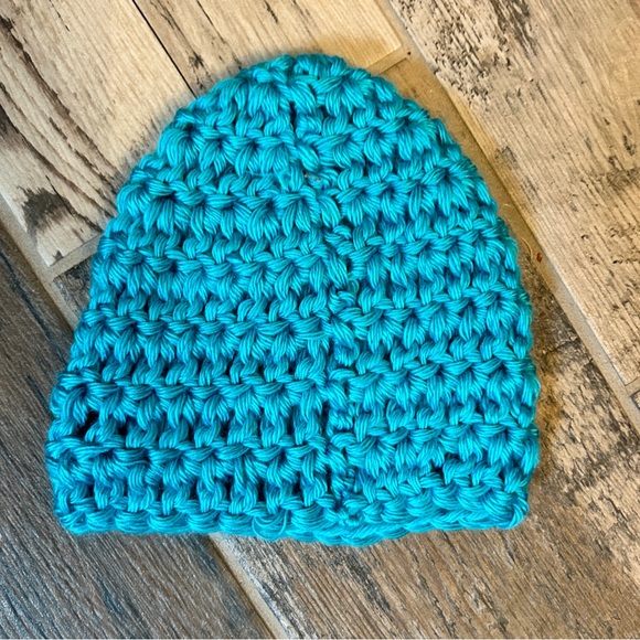 ⭐️NWOT⭐️ Handmade Teal Turquose Beanie with Wood Button for Youth - Picture 4 of 4